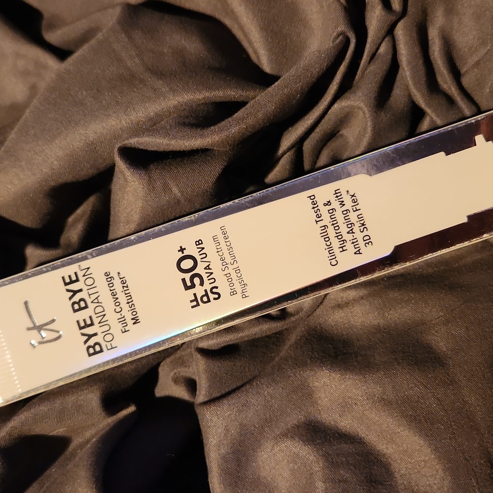 It Cosmetics Bye Bye Foundation Full Coverage Moisturizer